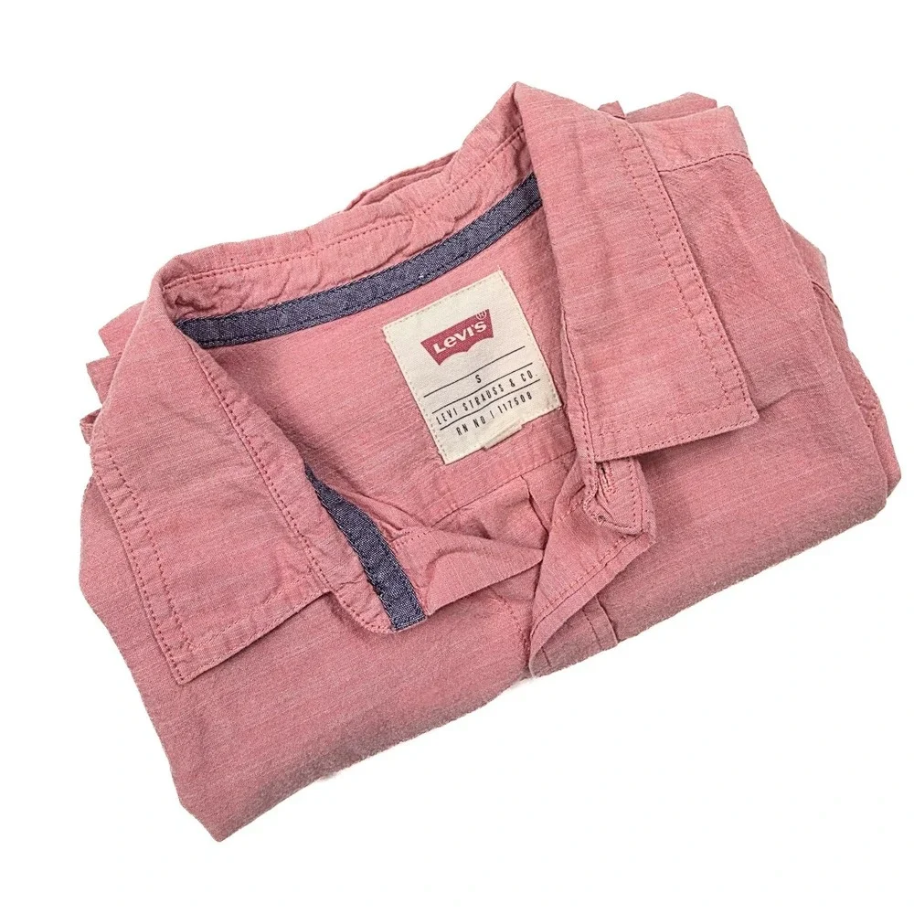 Levi's Pink Chambray Button Up Short Sleeve Shirt‎ Men's Size Small